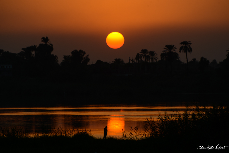 Coucher de soleil sur le Nil à Louxor, Egypte, Chromalight