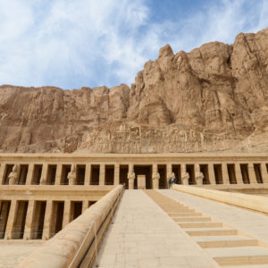 Vue d'ensemble du temple d'Hatchepsout