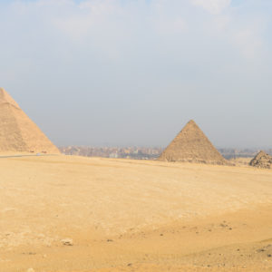 Les trois grandes pyramides